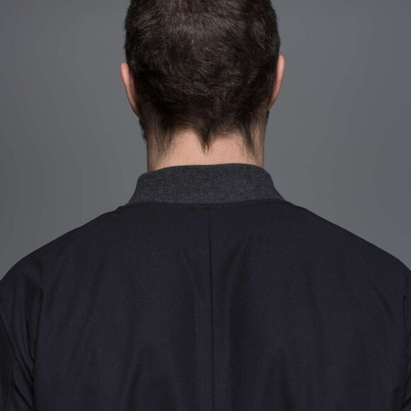 lululemon Men’s Swipe Right Jacket size M - Picture 11 of 13